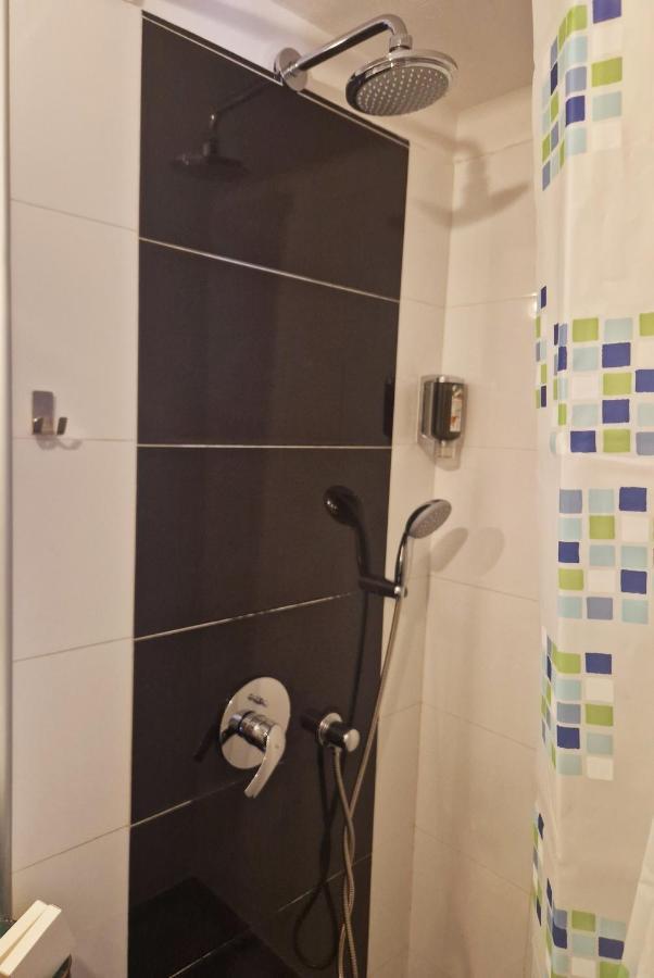 Korado Studio Apartment Върсар Екстериор снимка